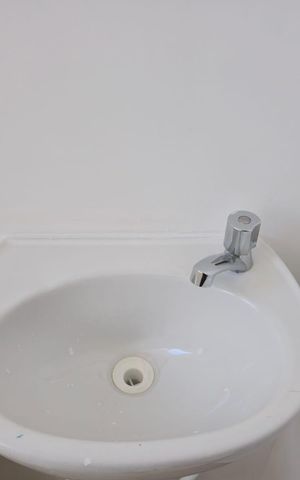 Apartamento à venda com 46m², 2 quartos e 1 vaga Apartamento à venda com 46m², 2 quartos e 1 vagaBanheiro Social