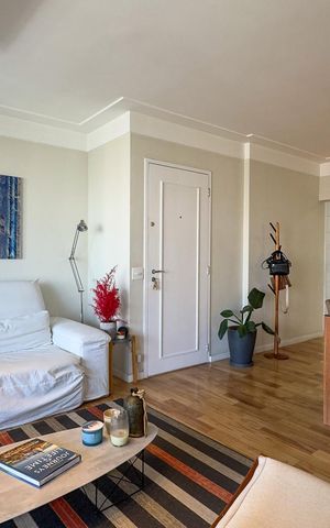 Apartamento à venda com 110m², 2 quartos e 2 vagas Apartamento à venda com 110m², 2 quartos e 2 vagasSala