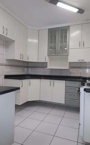 Apartamento à venda com 200m², 2 quartos e 2 vagasCozinha
