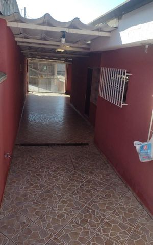 Casa à venda com 140m², 2 quartos e 3 vagas Casa à venda com 140m², 2 quartos e 3 vagasÁrea externa