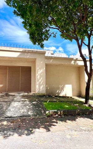 Casa à venda com 600m², 6 quartos e 4 vagas Casa à venda com 600m², 6 quartos e 4 vagasFachada