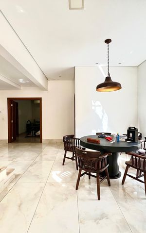 Casa à venda com 600m², 6 quartos e 4 vagas Casa à venda com 600m², 6 quartos e 4 vagasSala 1