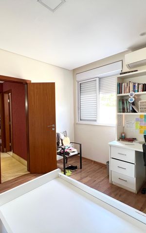 Casa à venda com 600m², 6 quartos e 4 vagas Casa à venda com 600m², 6 quartos e 4 vagasQuarto 2