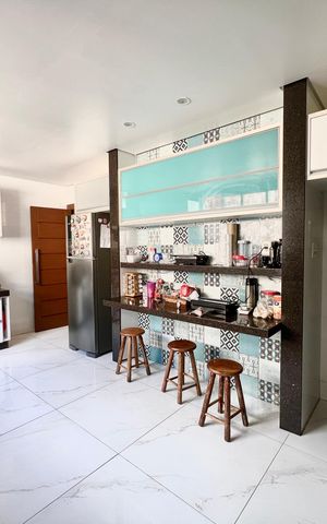 Casa à venda com 600m², 6 quartos e 4 vagas Casa à venda com 600m², 6 quartos e 4 vagasCozinha