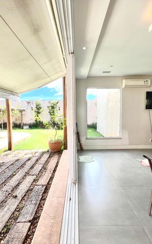 Casa à venda com 600m², 6 quartos e 4 vagas Casa à venda com 600m², 6 quartos e 4 vagasPiscina