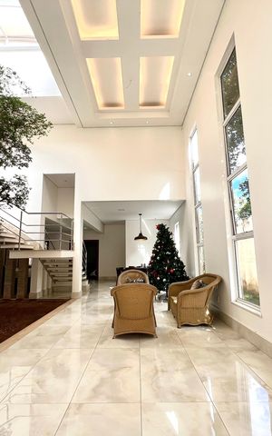 Casa à venda com 600m², 6 quartos e 4 vagas Casa à venda com 600m², 6 quartos e 4 vagasSala