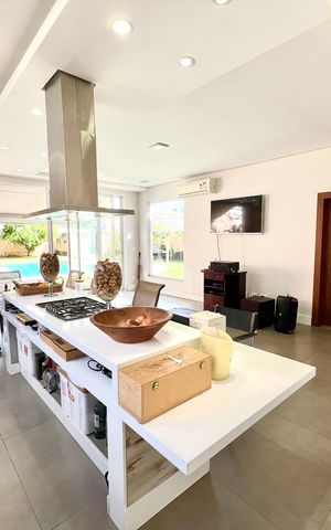 Casa à venda com 600m², 6 quartos e 4 vagas Casa à venda com 600m², 6 quartos e 4 vagasEspaço Gourmet