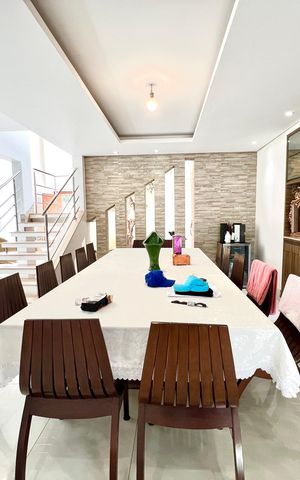 Casa à venda com 600m², 6 quartos e 4 vagas Casa à venda com 600m², 6 quartos e 4 vagasSala de Jantar