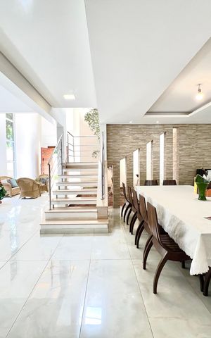 Casa à venda com 600m², 6 quartos e 4 vagas Casa à venda com 600m², 6 quartos e 4 vagasSala 1