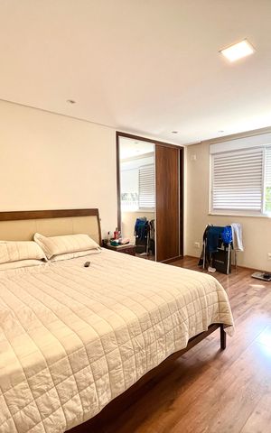 Casa à venda com 600m², 6 quartos e 4 vagas Casa à venda com 600m², 6 quartos e 4 vagasQuarto 5