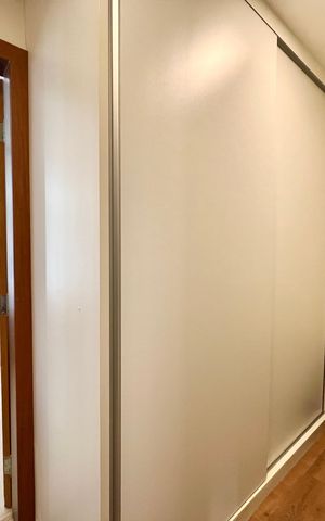 Casa à venda com 600m², 6 quartos e 4 vagas Casa à venda com 600m², 6 quartos e 4 vagasCloset da suíte