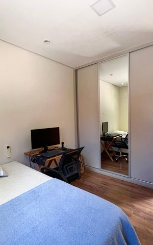 Casa à venda com 600m², 6 quartos e 4 vagas Casa à venda com 600m², 6 quartos e 4 vagasQuarto 3