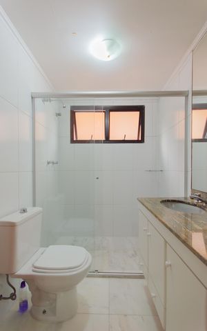 Apartamento à venda com 125m², 3 quartos e 2 vagas Apartamento à venda com 125m², 3 quartos e 2 vagasBanheiro Social