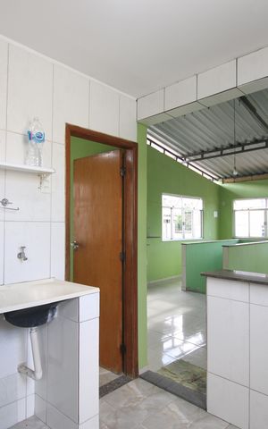 Casa à venda com 100m², 2 quartos e 1 vagaÁrea de serviço