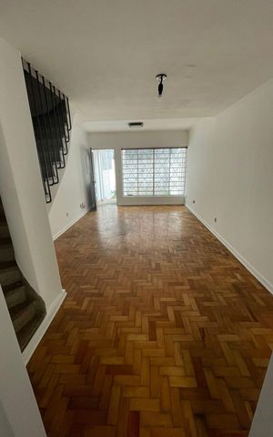 Casa à venda com 124m², 4 quartos e 1 vaga Casa à venda com 124m², 4 quartos e 1 vagaSala