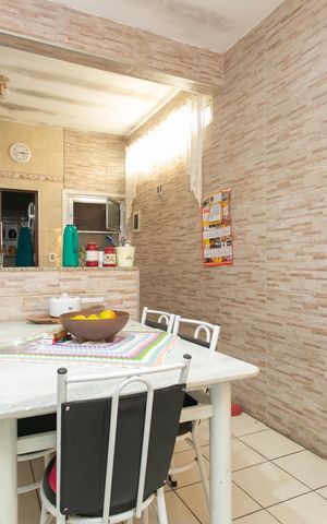 Casa à venda com 270m², 3 quartos e 3 vagas Casa à venda com 270m², 3 quartos e 3 vagasCozinha 2