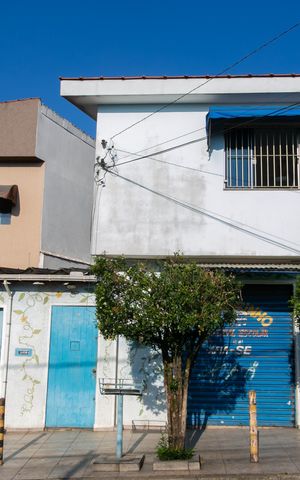 Casa à venda com 270m², 3 quartos e 3 vagas Casa à venda com 270m², 3 quartos e 3 vagasFachada
