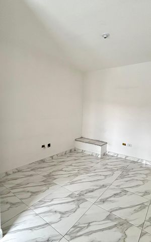 Casa à venda com 100m², 3 quartos e 2 vagas Casa à venda com 100m², 3 quartos e 2 vagasQuarto Suíte
