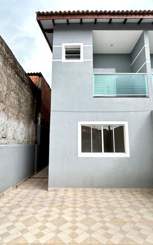 Casa à venda com 100m², 3 quartos e 2 vagas Casa à venda com 100m², 3 quartos e 2 vagasGaragem