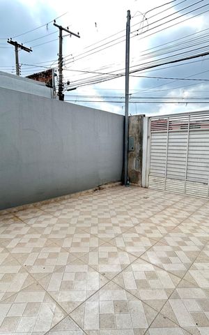 Casa à venda com 100m², 3 quartos e 2 vagas Casa à venda com 100m², 3 quartos e 2 vagasGaragem