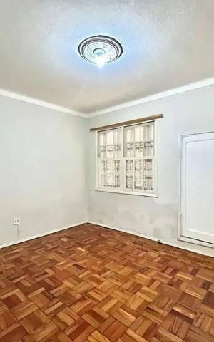Casa para alugar com 300m², 3 quartos e 3 vagas Casa para alugar com 300m², 3 quartos e 3 vagasQuarto 1