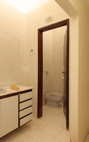 Casa à venda com 391m², 4 quartos e 3 vagasCorredor interno