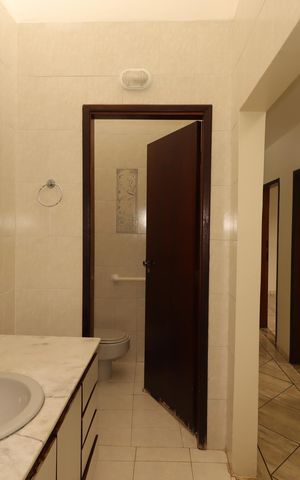 Casa à venda com 391m², 4 quartos e 3 vagasBanheiro Social