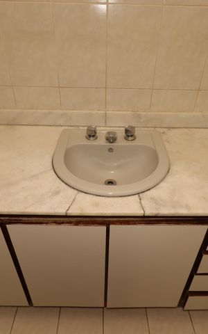 Casa à venda com 391m², 4 quartos e 3 vagasBanheiro Social - Pia