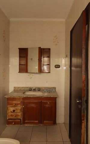 Casa à venda com 391m², 4 quartos e 3 vagasBanheiro da Suíte