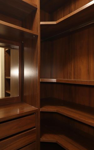 Casa à venda com 391m², 4 quartos e 3 vagasSuíte - Closet