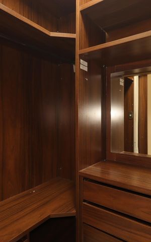 Casa à venda com 391m², 4 quartos e 3 vagasSuíte - Closet