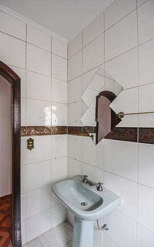 Casa à venda com 195m², 3 quartos e 5 vagas Casa à venda com 195m², 3 quartos e 5 vagasBanheiro