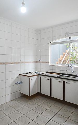 Casa à venda com 195m², 3 quartos e 5 vagas Casa à venda com 195m², 3 quartos e 5 vagasCozinha