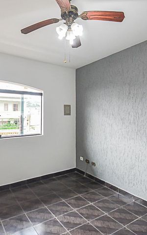 Casa à venda com 195m², 3 quartos e 5 vagas Casa à venda com 195m², 3 quartos e 5 vagasSala