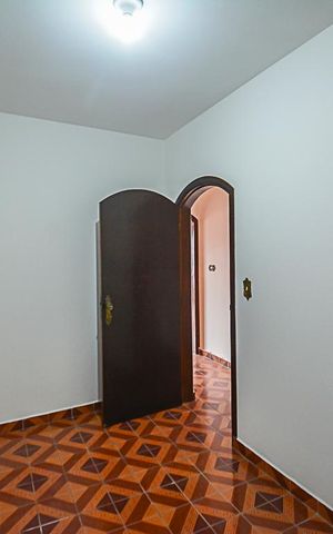 Casa à venda com 195m², 3 quartos e 5 vagas Casa à venda com 195m², 3 quartos e 5 vagasQuarto 1