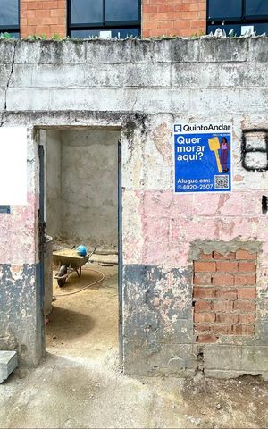Studio para alugar com 34m², 1 quarto e sem vaga Studio para alugar com 34m², 1 quarto e sem vagaPlaca instalada na fachada do imóvel