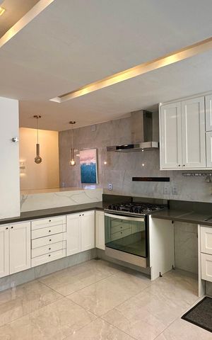 Apartamento à venda com 214m², 5 quartos e 1 vaga