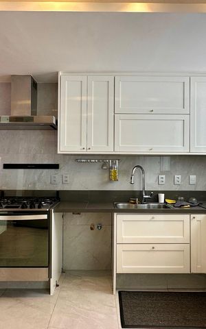 Apartamento à venda com 214m², 5 quartos e 1 vaga