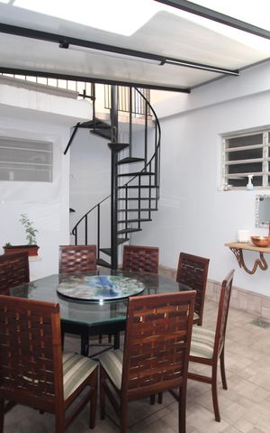 Casa à venda com 300m², 5 quartos e 4 vagasQuintal