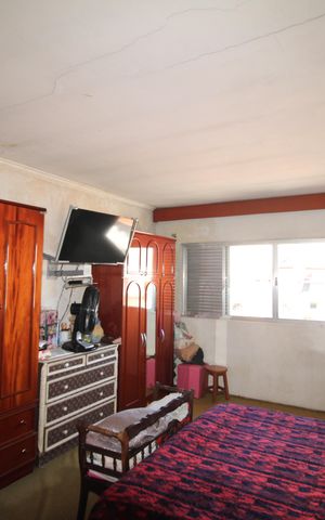 Casa à venda com 300m², 5 quartos e 4 vagasQuarto 2