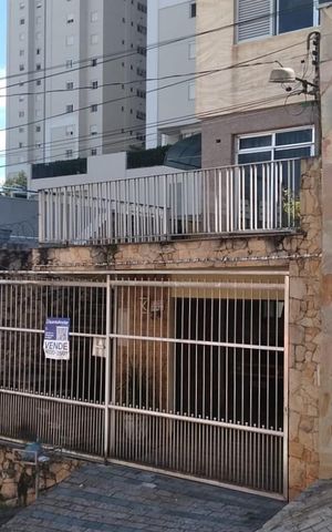 Casa à venda com 300m², 5 quartos e 4 vagas Casa à venda com 300m², 5 quartos e 4 vagasFachada