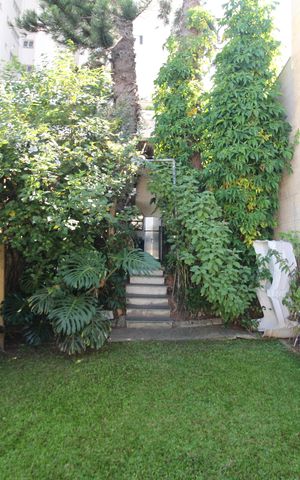 Casa à venda com 300m², 5 quartos e 4 vagasQuintal