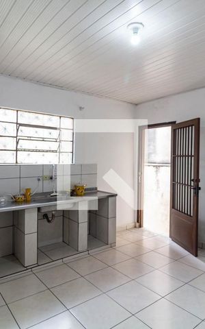 Casa à venda com 180m², 4 quartos e 2 vagas Casa à venda com 180m², 4 quartos e 2 vagasCasa 1-Cozinha
