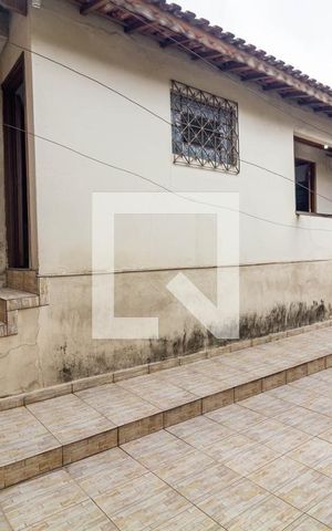 Casa à venda com 180m², 4 quartos e 2 vagas Casa à venda com 180m², 4 quartos e 2 vagasÁrea Externa