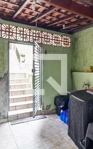 Casa à venda com 180m², 4 quartos e 2 vagas