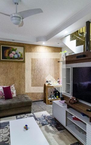 Casa à venda com 180m², 4 quartos e 2 vagas Casa à venda com 180m², 4 quartos e 2 vagasCasa2- Sala