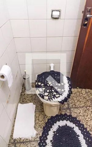 Casa à venda com 180m², 4 quartos e 2 vagas Casa à venda com 180m², 4 quartos e 2 vagasCasa2- Lavabo