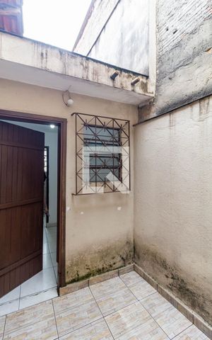 Casa à venda com 180m², 4 quartos e 2 vagas Casa à venda com 180m², 4 quartos e 2 vagasÁrea Externa