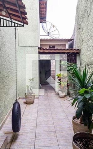 Casa à venda com 180m², 4 quartos e 2 vagas