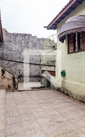 Casa à venda com 180m², 4 quartos e 2 vagas Casa à venda com 180m², 4 quartos e 2 vagasÁrea Externa